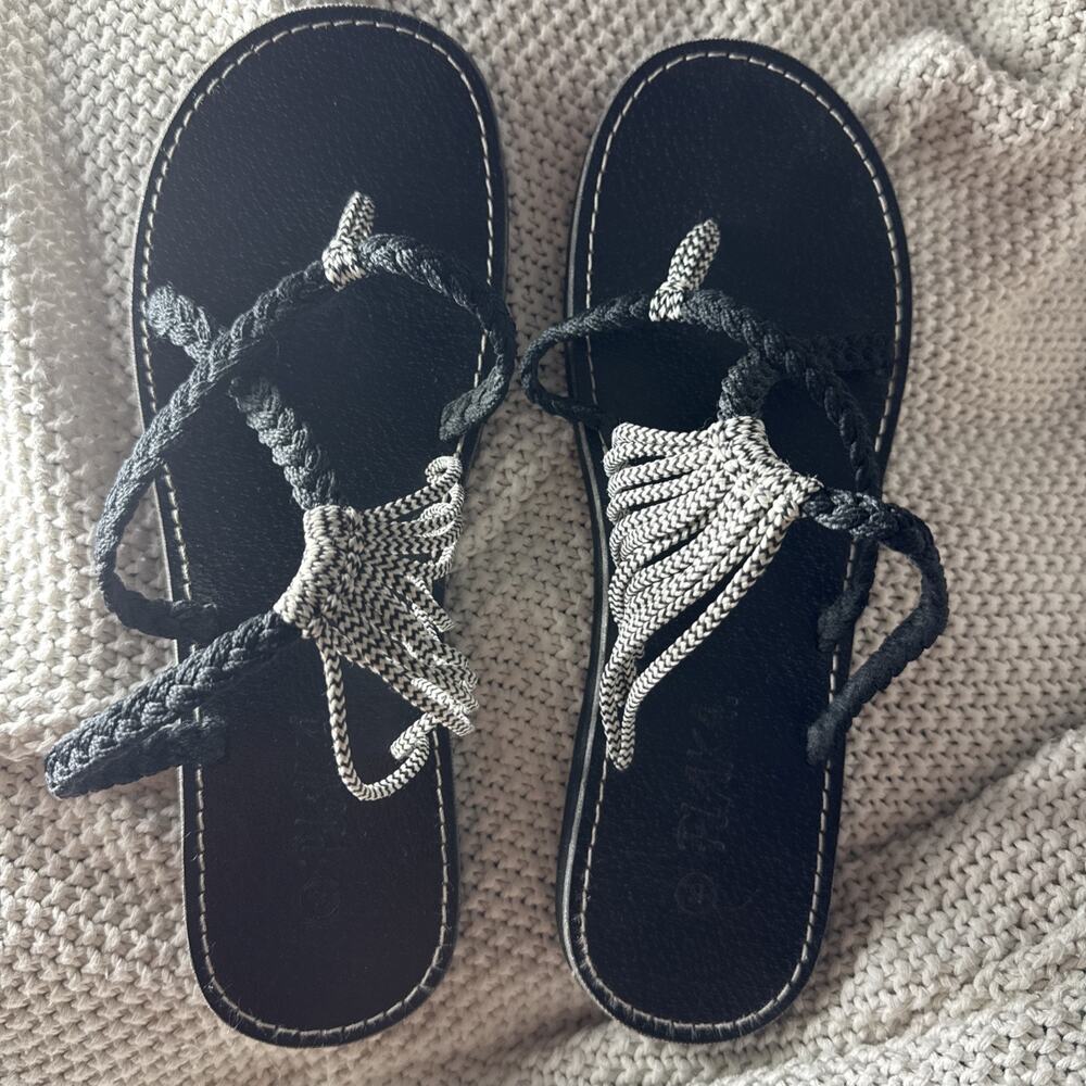 Plaka Reef Oceanside Sandals Women 9 Black White Boho Handwoven Flip Flops